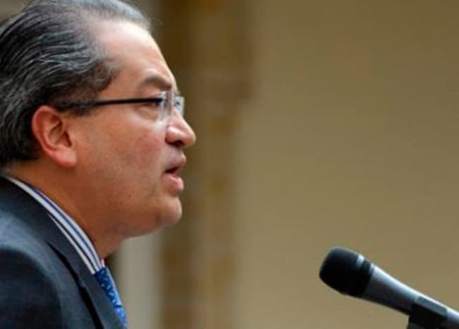 Presidente Santos  posesionará este lunes a Fernando Carrillo como procurador general
