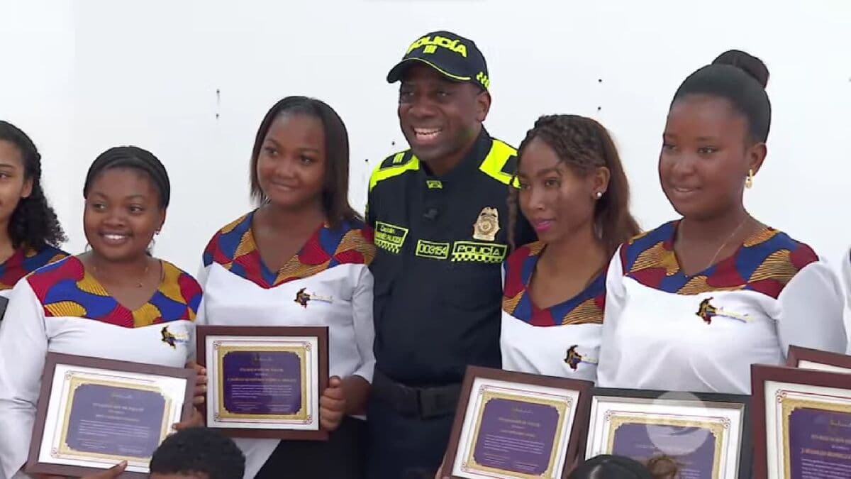 Capitán de la Policía, Parménides Palacios, es el Personaje 10