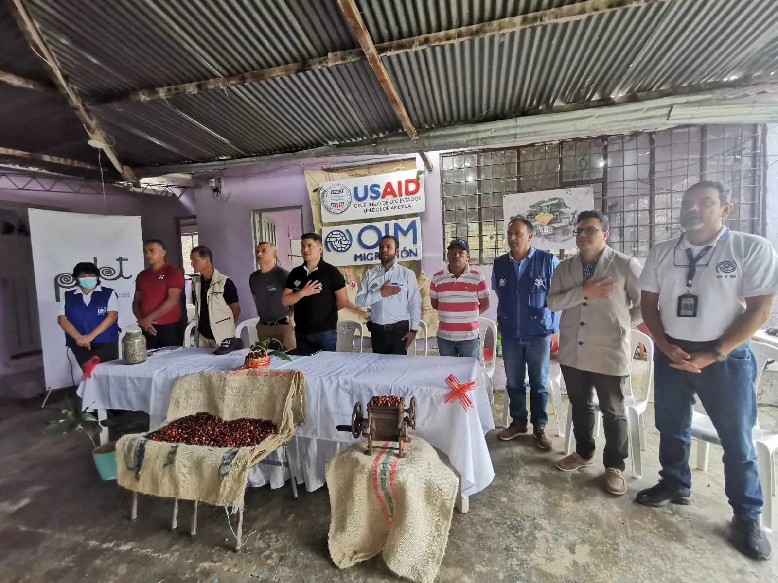 180 familias de Policarpa reciben maquinaria para producción del café