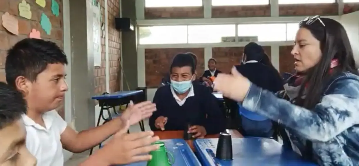 Adriana Benavides, la maestra de música que transforma vidas en Catambuco
