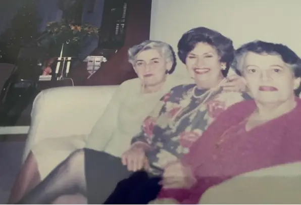 Alejandrina López, directora de la fábrica de confecciones El Cóndor (Pasto, ¿1930-1957?), es El Personaje 10.