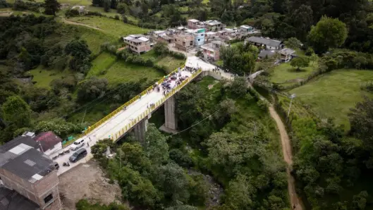 Gobernación entregó puente en el municipio de Belén y anunció obras de impacto para ese municipio