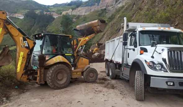 Avanzan procesos de rehabilitación de vías afectadas por las lluvias