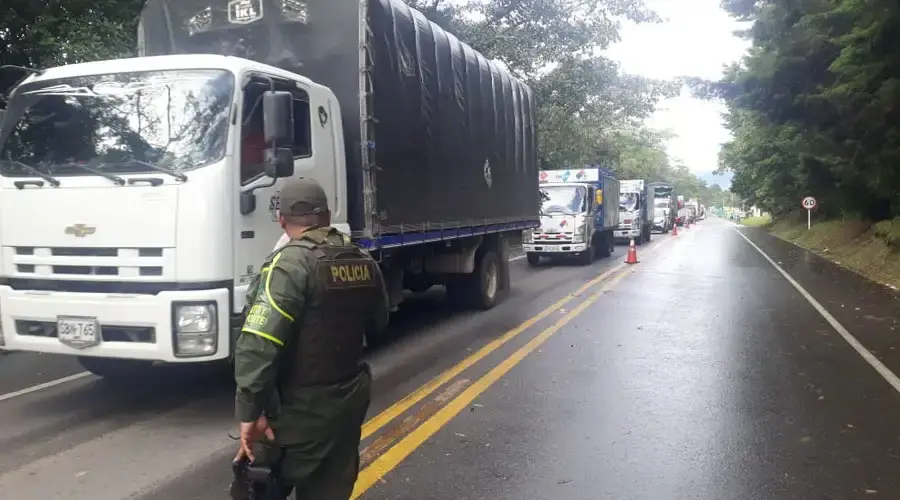 Ante inseguridad en la vía hacia el Cauca reforzarán presencia de la Fuerza Pública