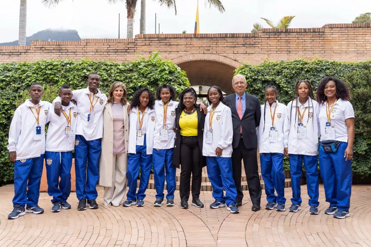 Ocho jóvenes atletas de Tumaco se entrenan en complejo de Usain Bolt en Jamaica