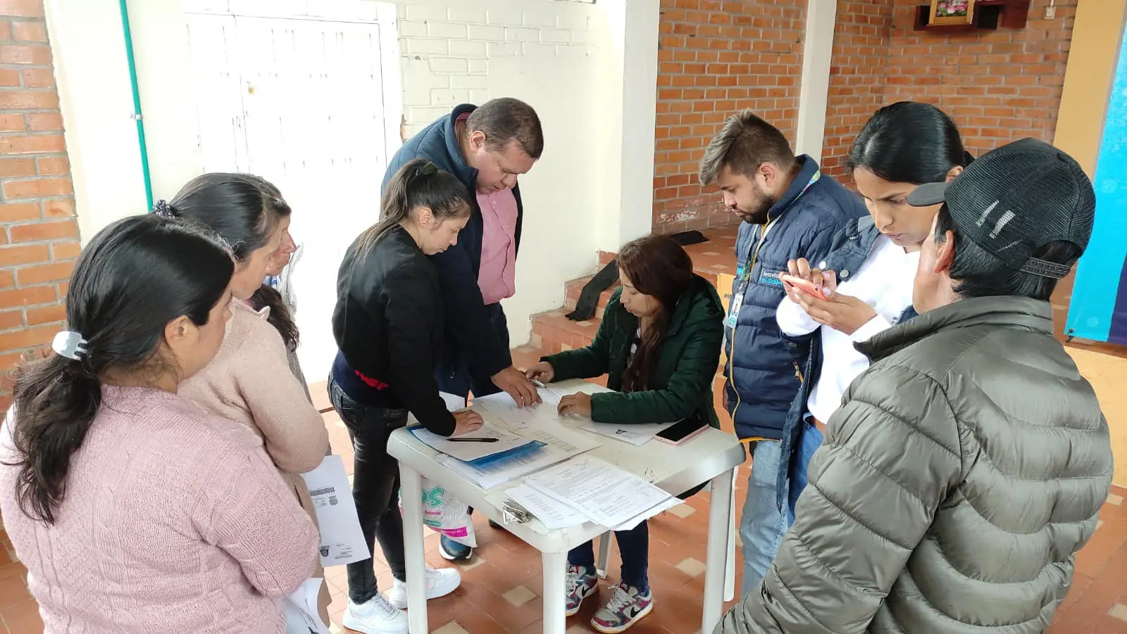 La Gobernación de Nariño realizó entrega de pie de cría de cuyes a familiares con personas en discapacidad de Pupiales