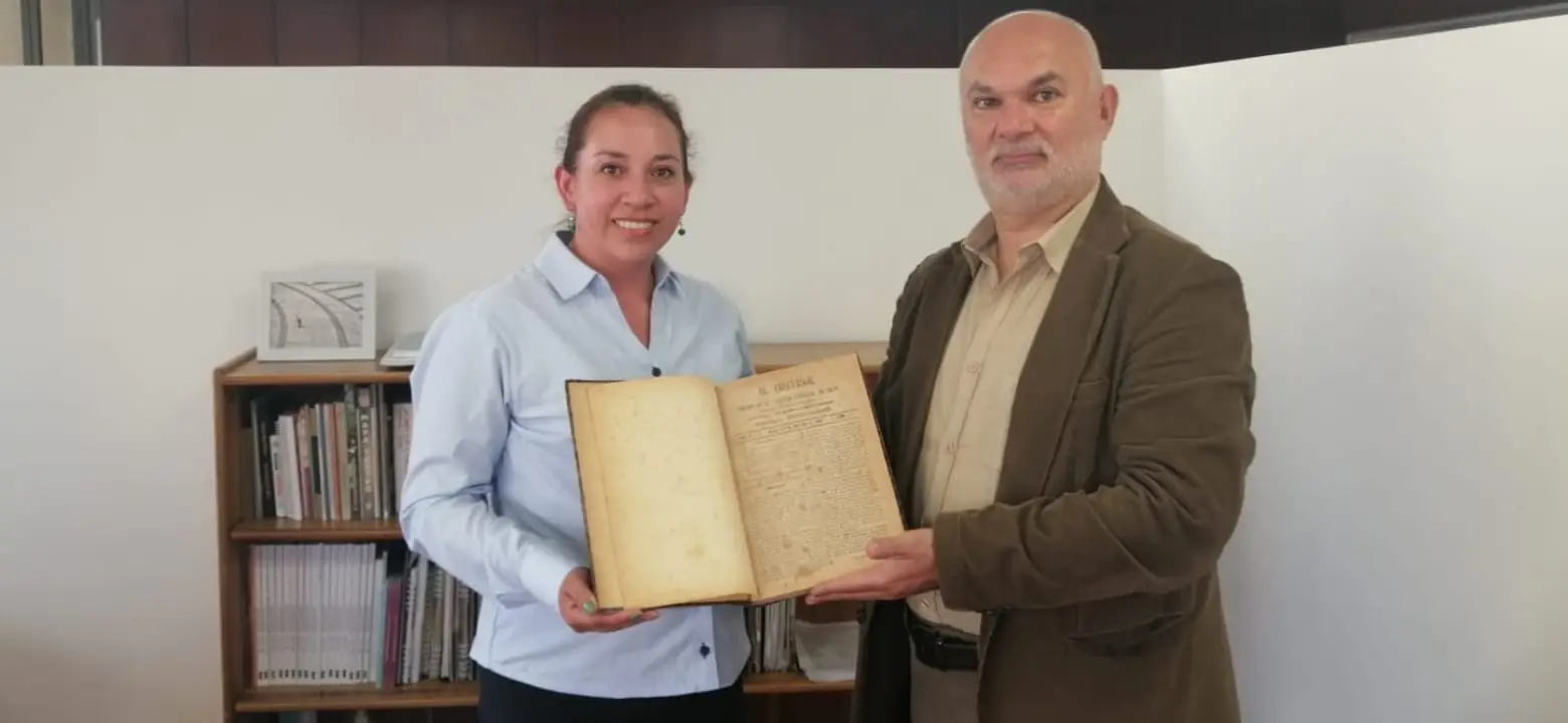 Entrega del periódico “El Precursor” a Red de Bibliotecas Banco de la República.