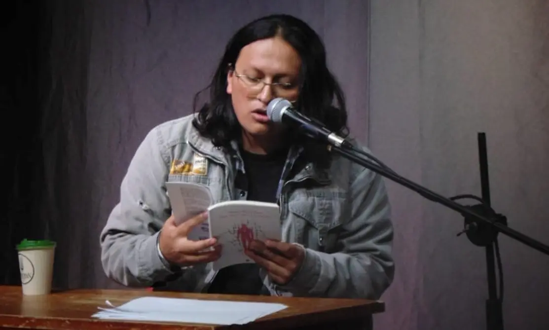 Manuel Tautas y su nuevo libro “Más allá de la sangre” una mirada poética a la identidad de Catambuco