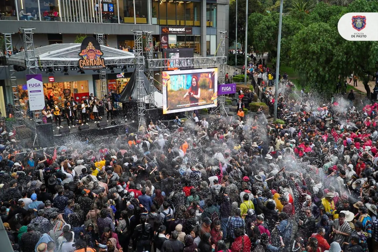 El Carnaval de Negros y Blancos se tomó las calles de Bogotá